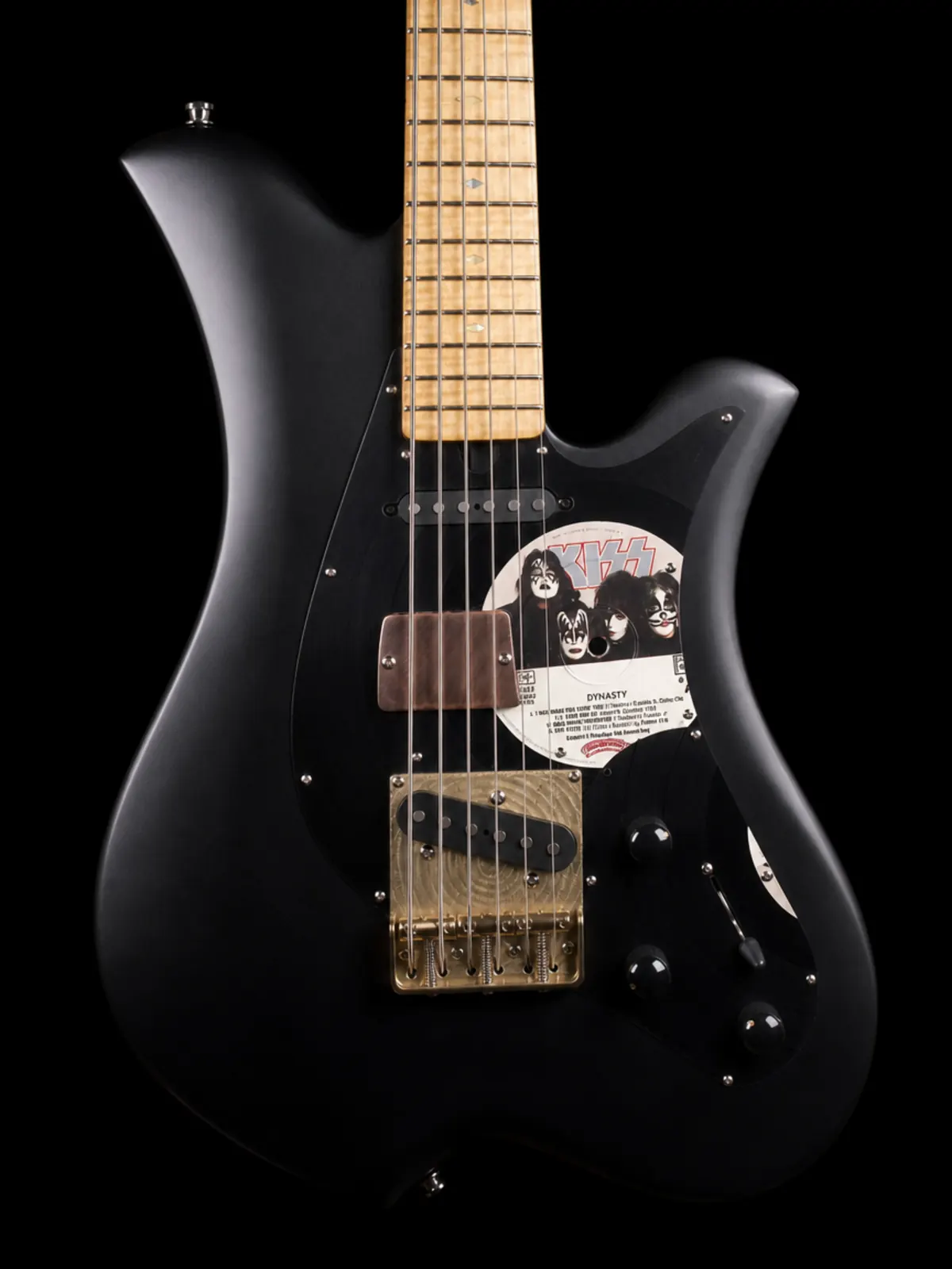 Officina Black Vinyl Kiss